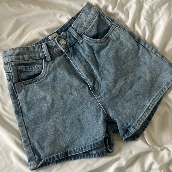princess polly denim shorts - Picture 2 of 4